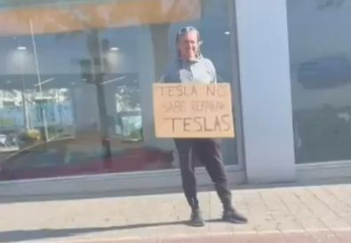 Los mecánicos que no saben ni reparar los coches de su propia marca 106 Motor16 contra coches tesla
