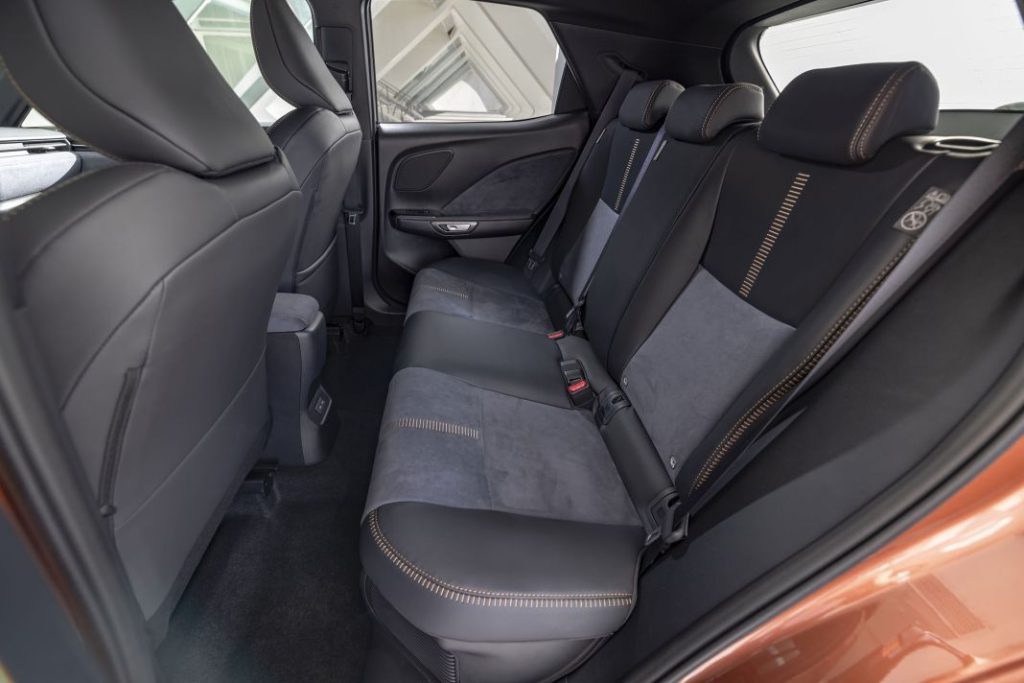 lexus lbx cool copper sonic bi tone detail 013 Motor16