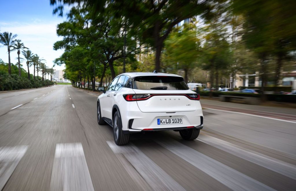 lexus lbxrelax sonic quartz dynamic 052 Motor16