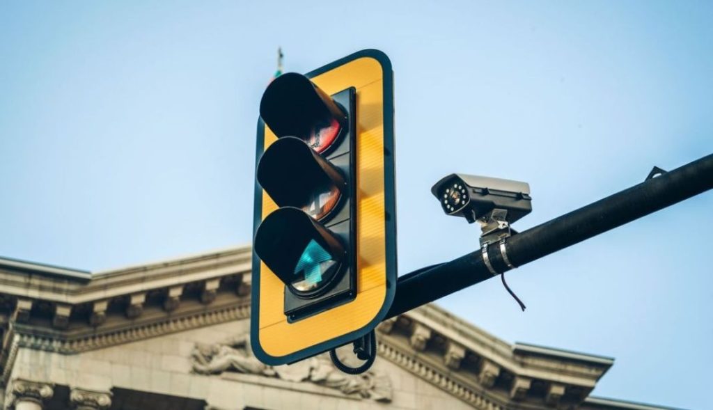 ¿Cómo detectar un semáforo con cámara? Los operarios de mantenimiento te dan la clave 42 Motor16 método