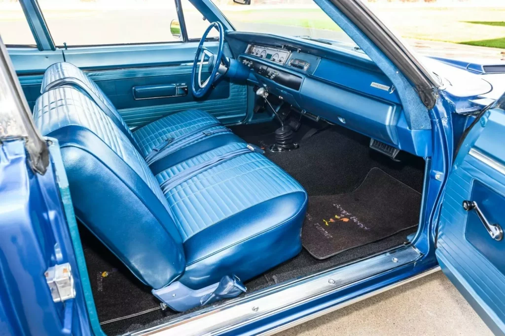 1968 Plymouth Road Runner Hellephant Mecum. Imagen interior.