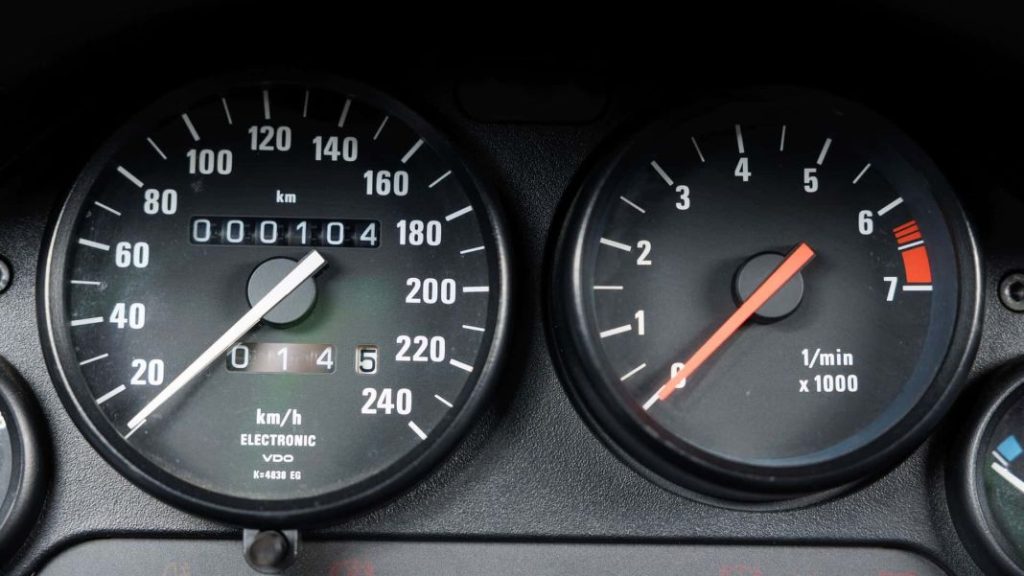 Un BMW Z1 como recién salido de fábrica va a ser subastado 3 Motor16 1990 BMW Z1 Artcurial. Imagen odometro.