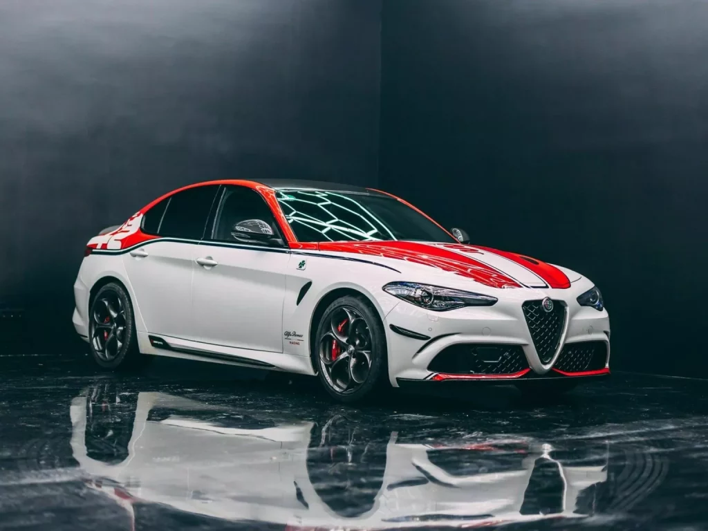 2019 Alfa Romeo Giulia Quadrifoglio RM Sotheby's. Imagen delantera.