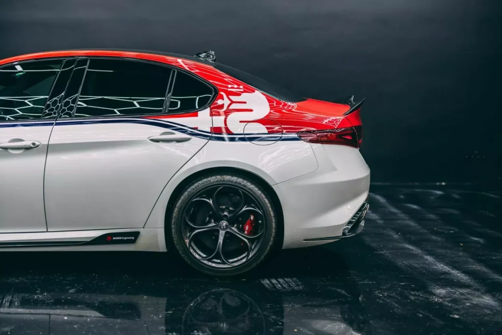 2019 Alfa Romeo Giulia Quadrifoglio Sothebys 9 Motor16