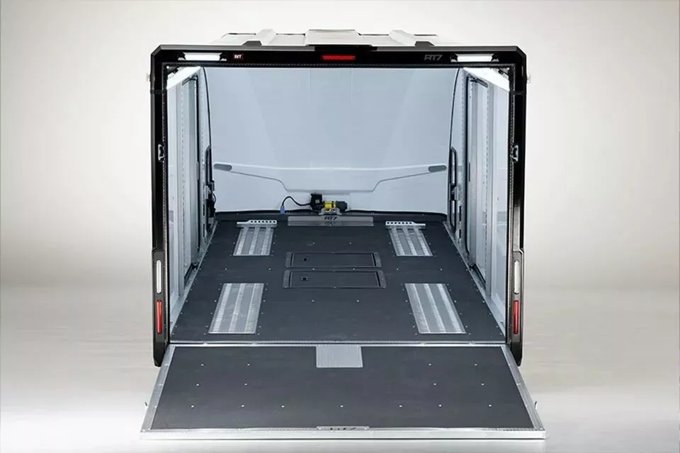 2023 BJT Race Transporter 7 Remolque 13 Motor16