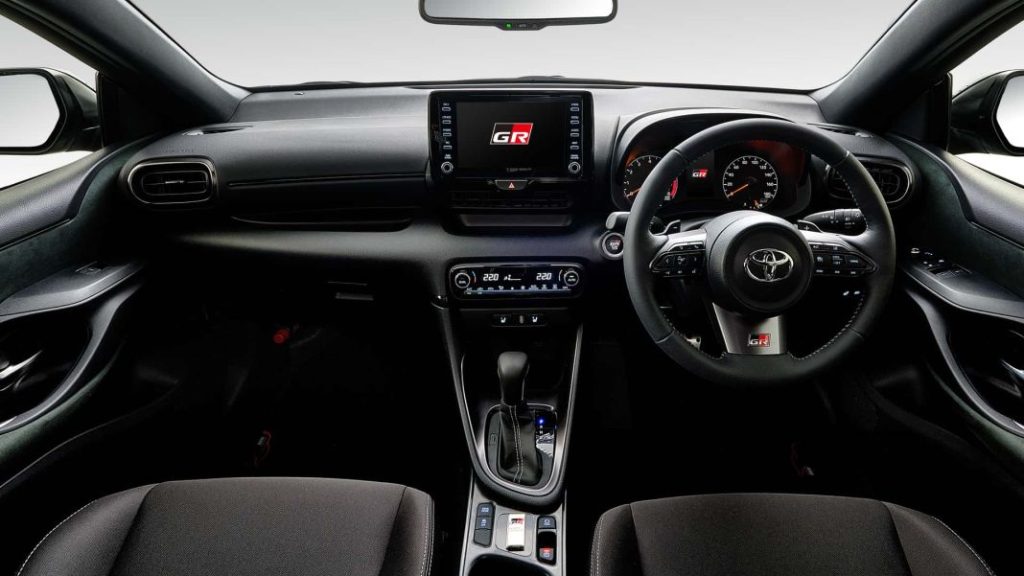 2024 Toyota GR Yaris RS. Imagen interior.