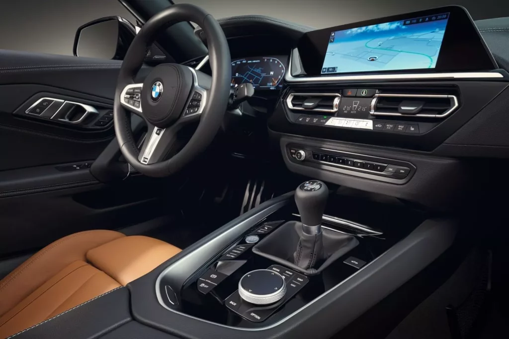 El cambio manual llega al BMW Z4 M40i. Solo para entusiastas 1 Motor16 2024 BMW Z4 M40i Pure Impulse. Imagen interior.