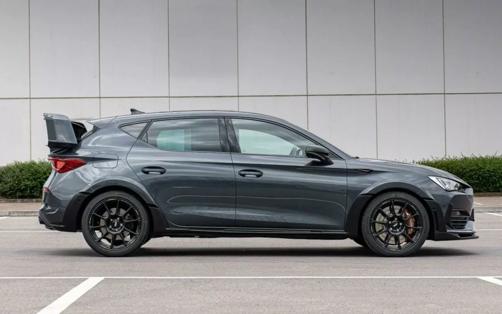 2024 Cupra Leon Widebody RS JE Design 1 Motor16