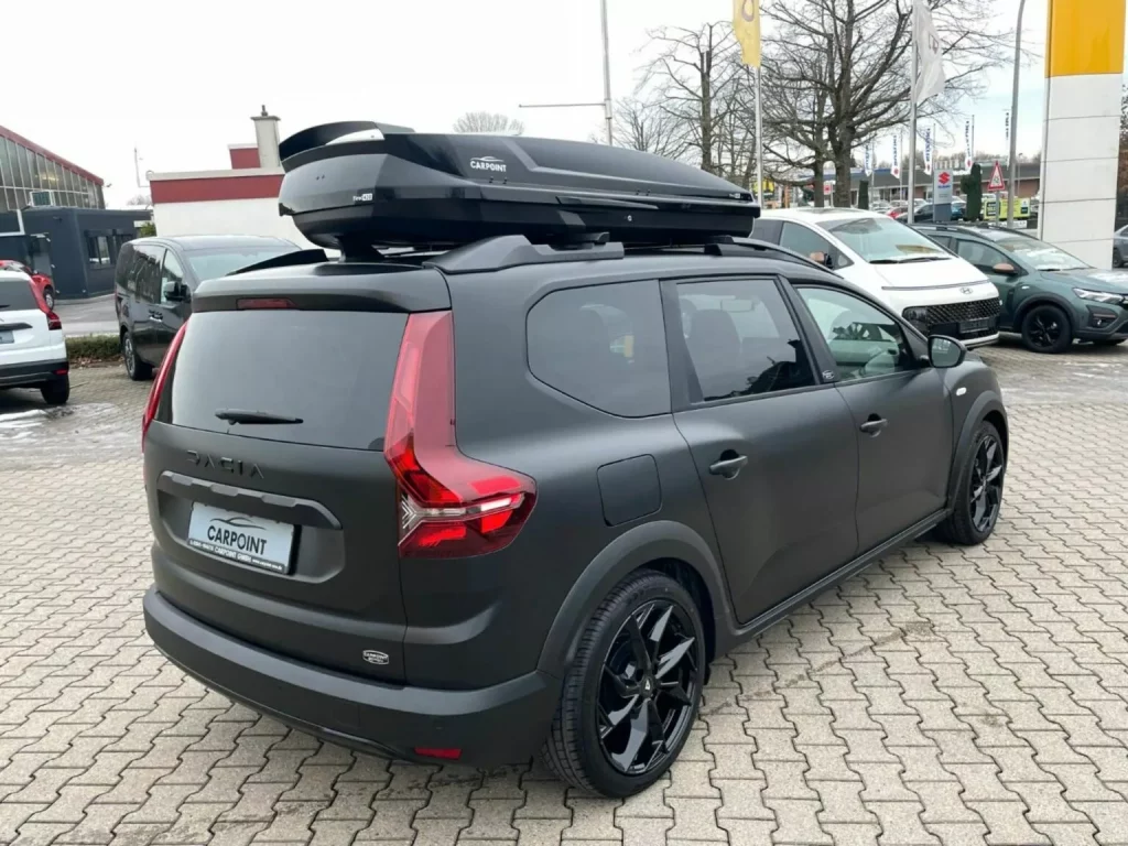 El Dacia Jogger gana puntos en deportividad y funcionalidad 11 Motor16 2024 Dacia Jogger Carpoint Edition 7 Motor16