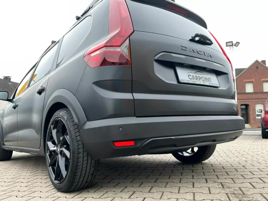 El Dacia Jogger gana puntos en deportividad y funcionalidad 12 Motor16 2024 Dacia Jogger Carpoint Edition 8 Motor16