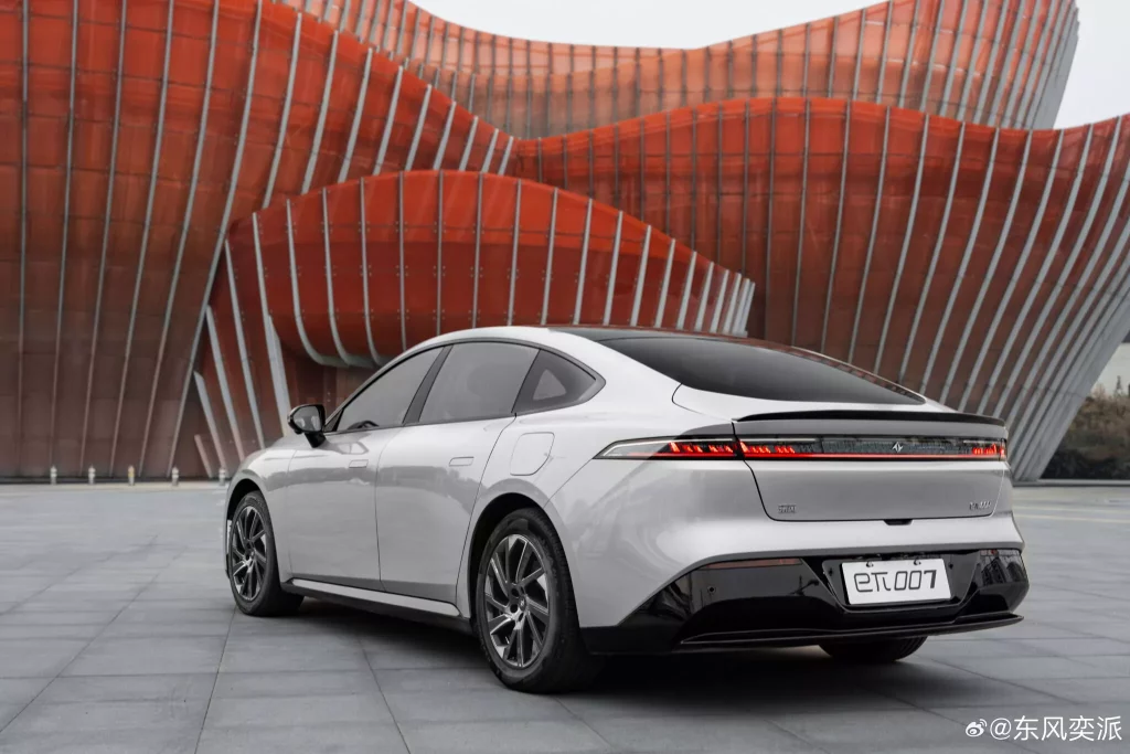 Dongfeng eπ 007. Un interesante eléctrico a mitad de precio de Model 3 5 Motor16 2024 Dongfeng Ep 007 1 Motor16