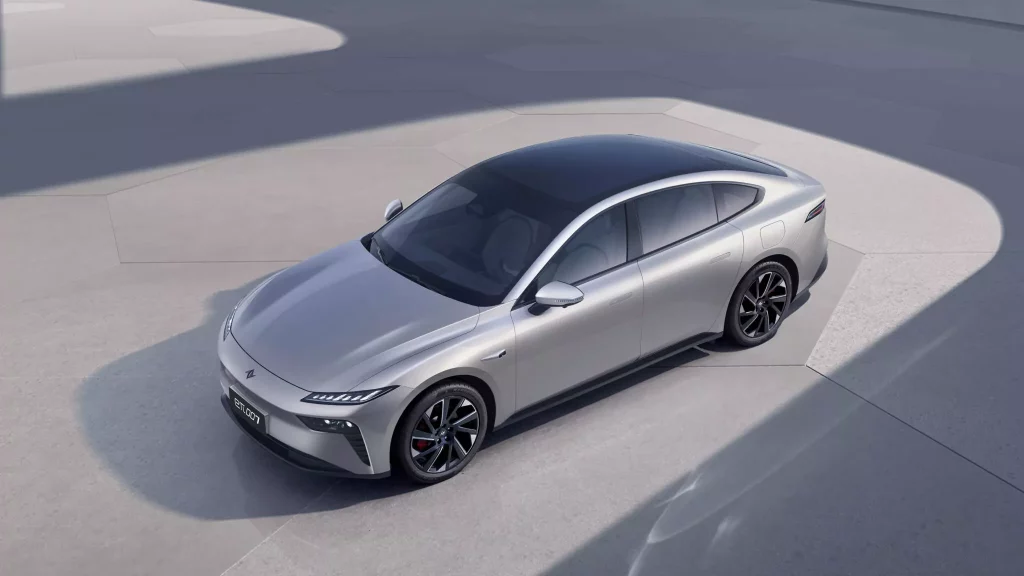 Dongfeng eπ 007. Un interesante eléctrico a mitad de precio de Model 3 35 Motor16 2024 Dongfeng Ep 007 31 Motor16
