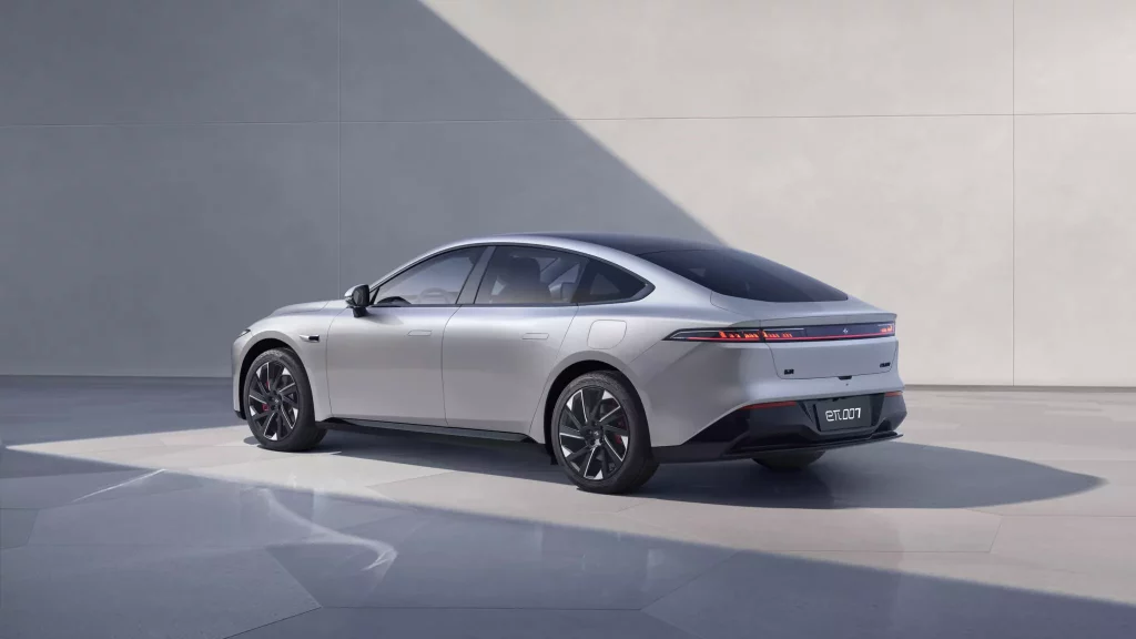 Dongfeng eπ 007. Un interesante eléctrico a mitad de precio de Model 3 40 Motor16 2024 Dongfeng Ep 007 36 Motor16
