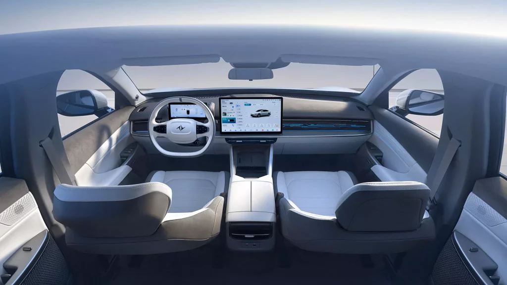 Dongfeng eπ 007. Un interesante eléctrico a mitad de precio de Model 3 2 Motor16 2024 Dongfeng eπ 007. Imagen interior.