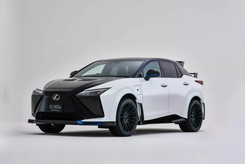 2024 Lexus RZ450e F Sport Performance. Imagen estudio.