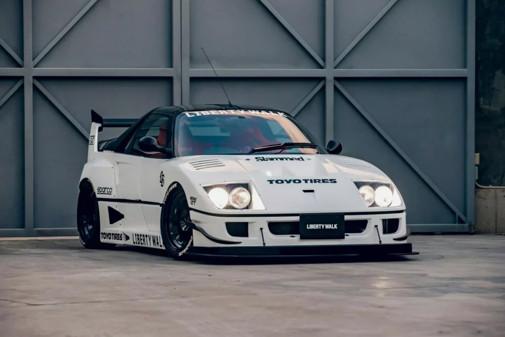 Liberty Walk te fabrica un Ferrari F40 de bolsillo. Cuesta una pasta y tiene 414 CV menos 3 Motor16 2024 Liberty Walk LB40 AZ 1 Motor16