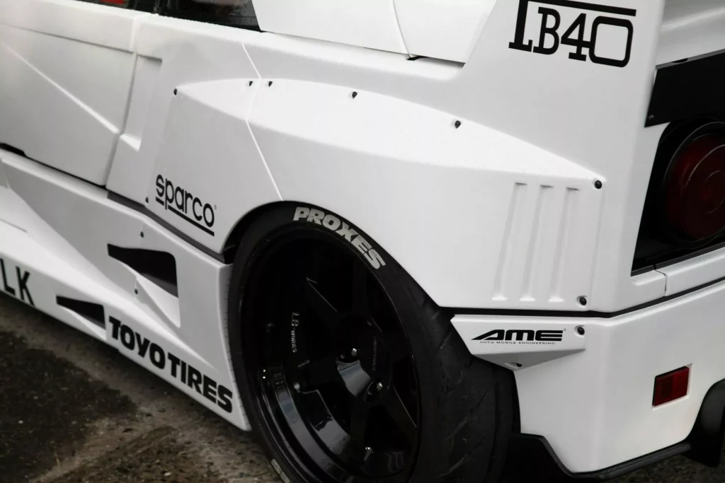 Liberty Walk te fabrica un Ferrari F40 de bolsillo. Cuesta una pasta y tiene 414 CV menos 14 Motor16 2024 Liberty Walk LB40 AZ 12 Motor16