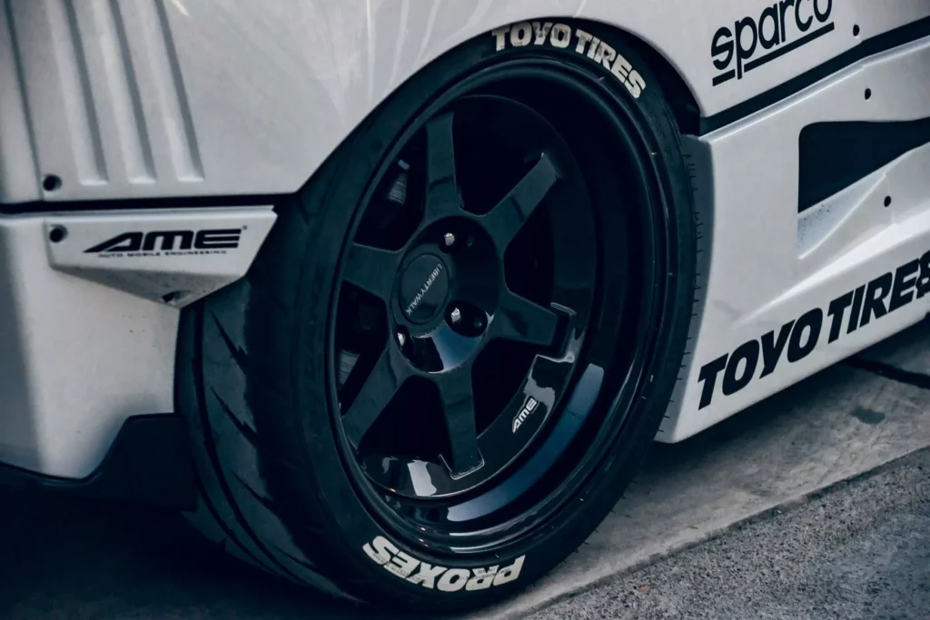 Liberty Walk te fabrica un Ferrari F40 de bolsillo. Cuesta una pasta y tiene 414 CV menos 17 Motor16 2024 Liberty Walk LB40 AZ 15 Motor16