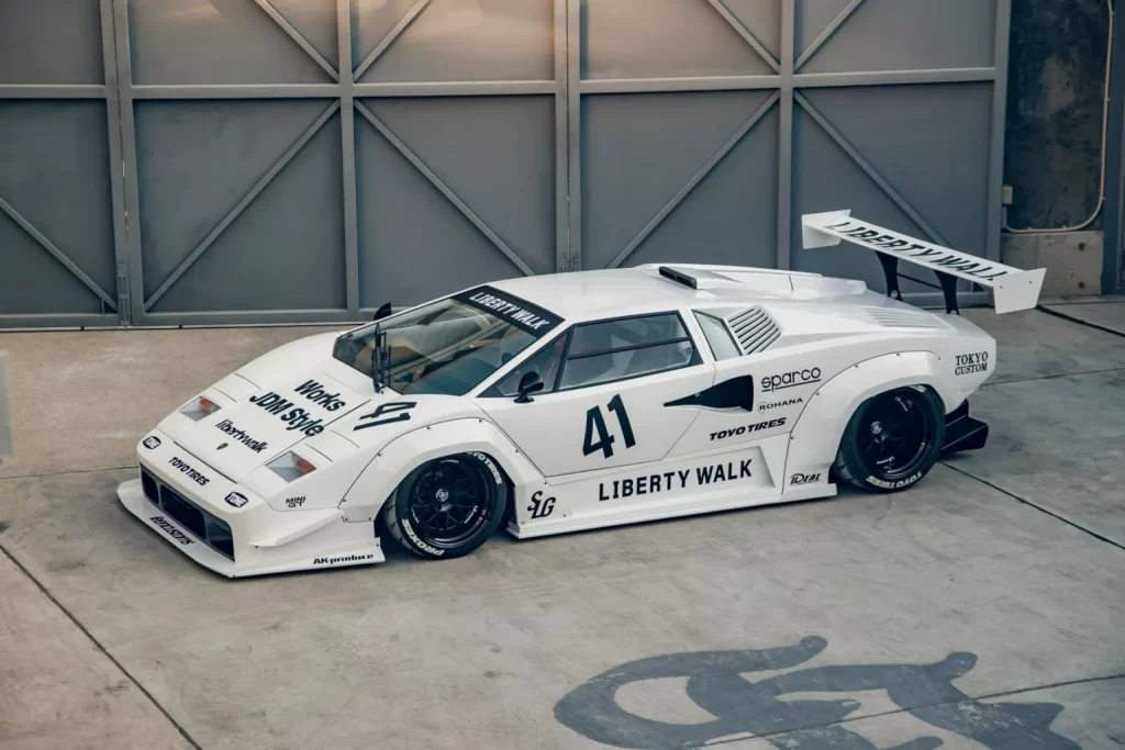 El Lamborghini Countach más trasgresor lo firma Liberty Walk 2 Motor16 2024 Liberty Walk Lamborghini Countach 1 Motor16