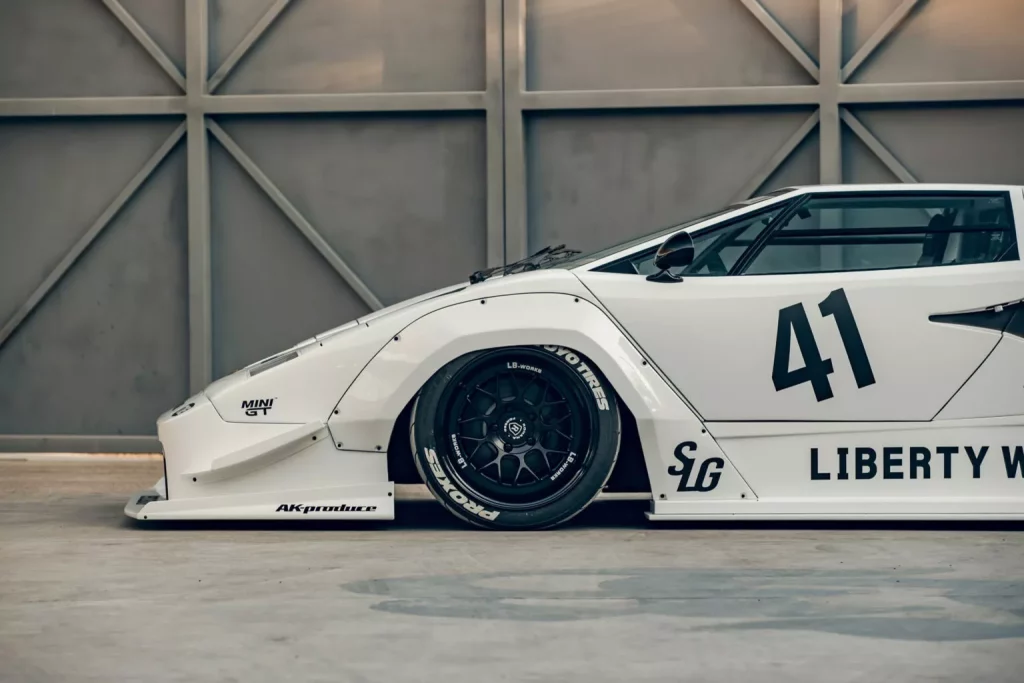 El Lamborghini Countach más trasgresor lo firma Liberty Walk 14 Motor16 2024 Liberty Walk Lamborghini Countach 13 Motor16