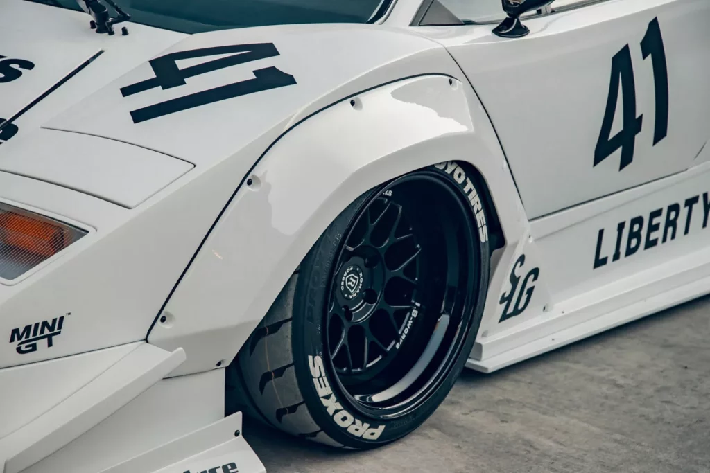 El Lamborghini Countach más trasgresor lo firma Liberty Walk 18 Motor16 2024 Liberty Walk Lamborghini Countach 17 Motor16