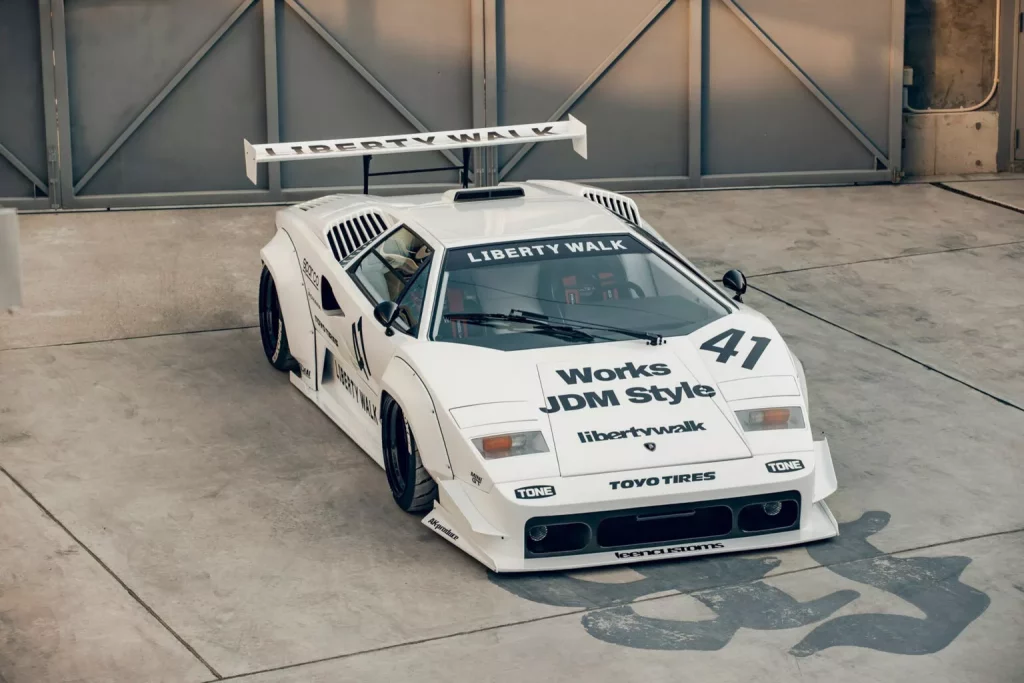 El Lamborghini Countach más trasgresor lo firma Liberty Walk 6 Motor16 2024 Liberty Walk Lamborghini Countach 5 Motor16