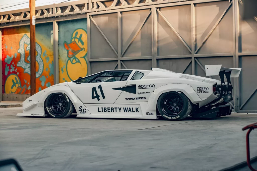 El Lamborghini Countach más trasgresor lo firma Liberty Walk 8 Motor16 2024 Liberty Walk Lamborghini Countach 7 Motor16