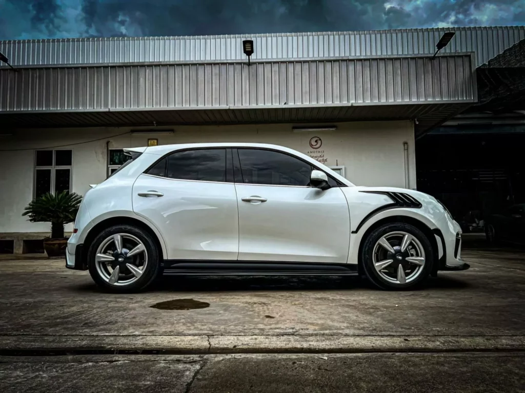 2024 Ora Funky Cat Lumga Tuning. Imagen lateral.