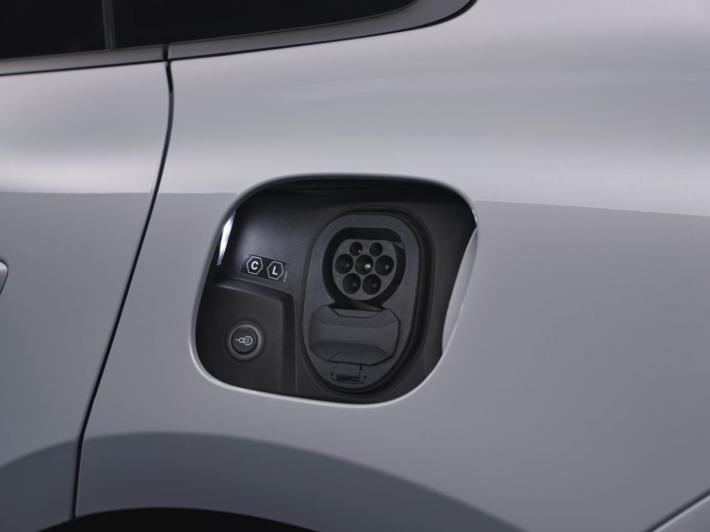 2024 Porsche Macan electrico 27 Motor16