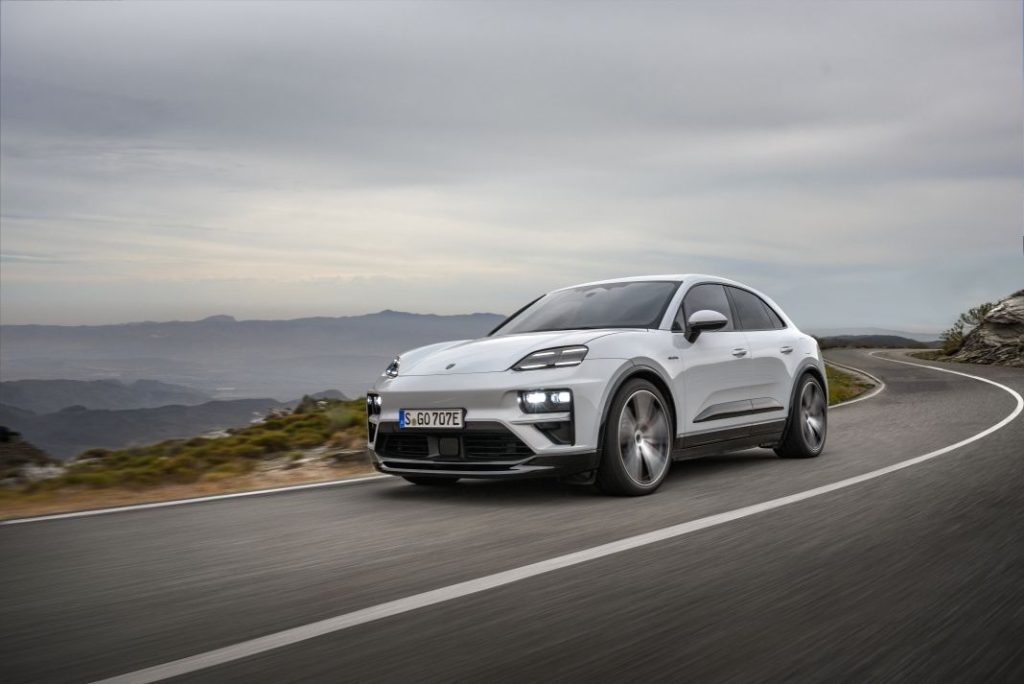 2024 Porsche Macan electrico 44 Motor16
