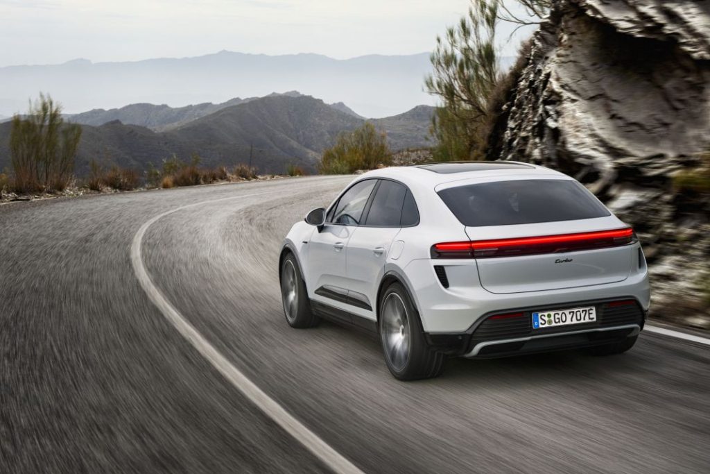 2024 Porsche Macan electrico 49 Motor16