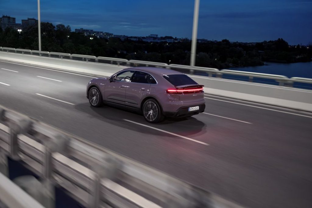 2024 Porsche Macan electrico 59 Motor16