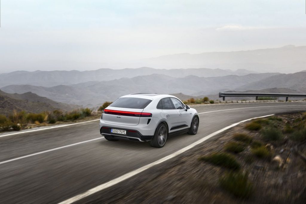 2024 Porsche Macan electrico 62 Motor16