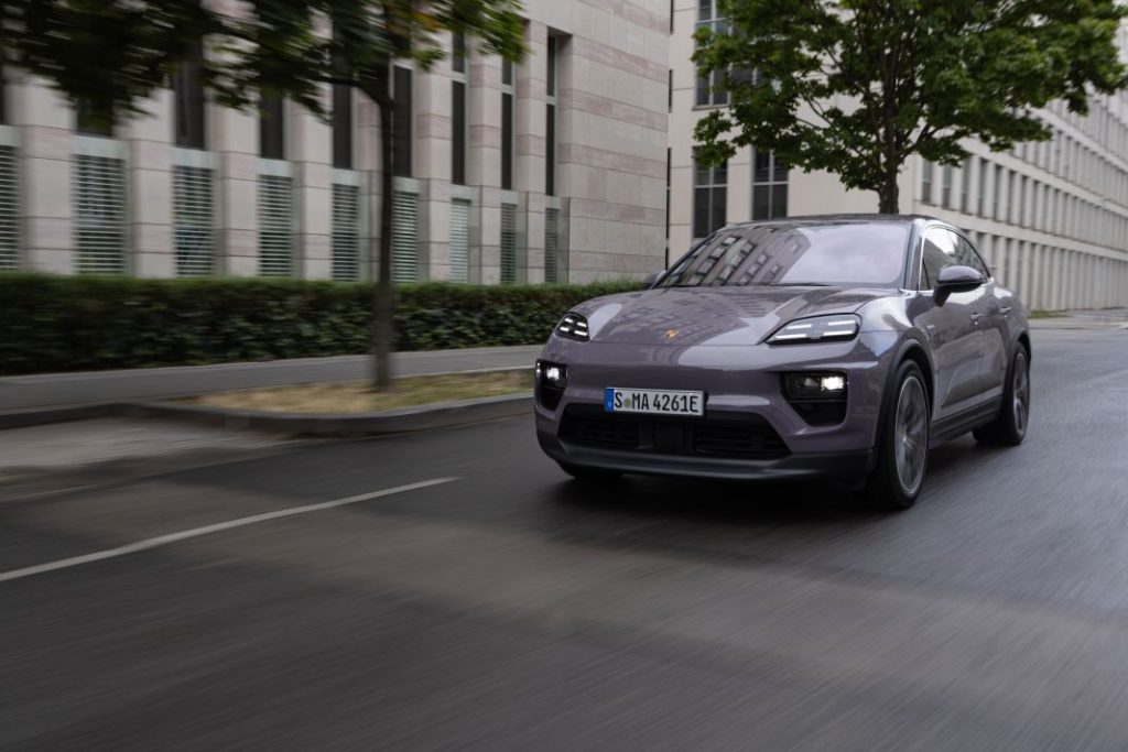 2024 Porsche Macan electrico 67 Motor16