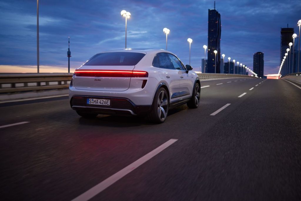 2024 Porsche Macan electrico 78 Motor16