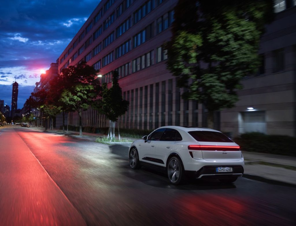 2024 Porsche Macan electrico 79 Motor16