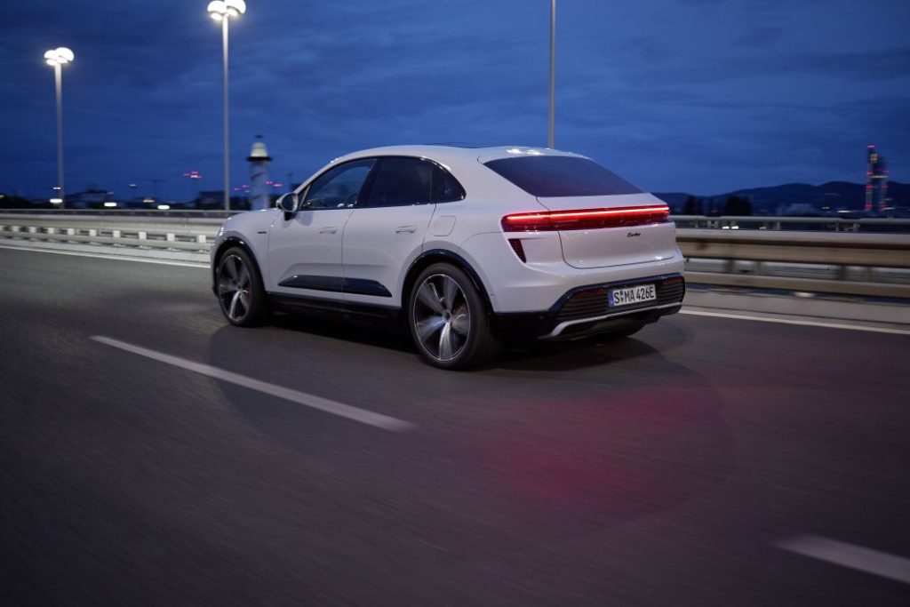 2024 Porsche Macan electrico 80 Motor16