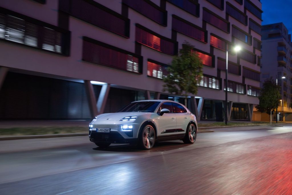 2024 Porsche Macan electrico 81 Motor16
