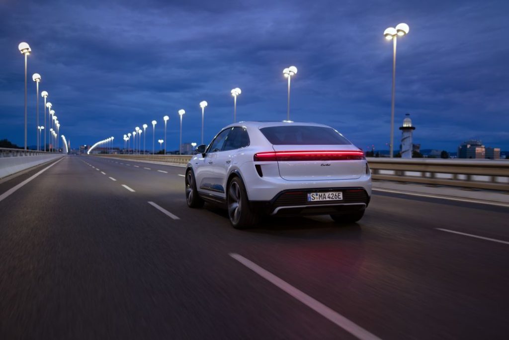 2024 Porsche Macan electrico 83 Motor16