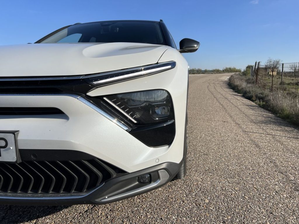Probamos el Citroën C5 X Plug In Hybrid 180 Plus. Máxima eficiencia a todo confort 20 Motor16 2024 Prueba Citroen C5 X Hybrid 180 27 Motor16