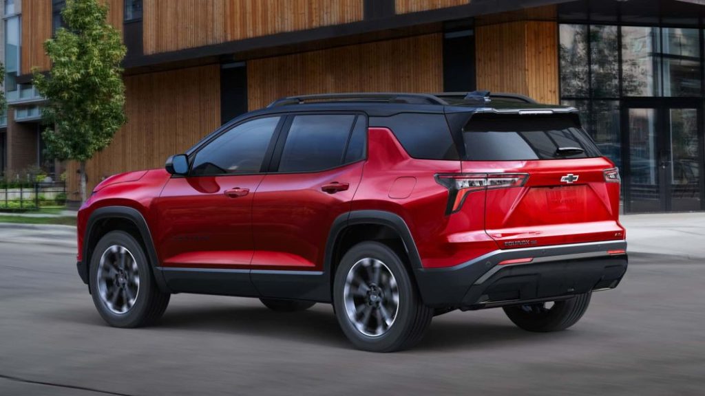 Chevrolet Equinox: También llegará con un motor de toda la vida 4 Motor16 2024 Chevrolet Equinox. Imagen trasera.