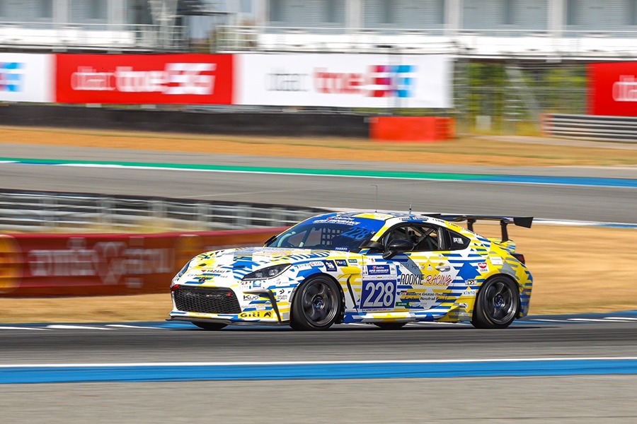 El nuevo Toyota Prius da el salto a los circuitos 1 Motor16 2024 Toyota GR86 10 Horas de Tailandia. Imagen portada.