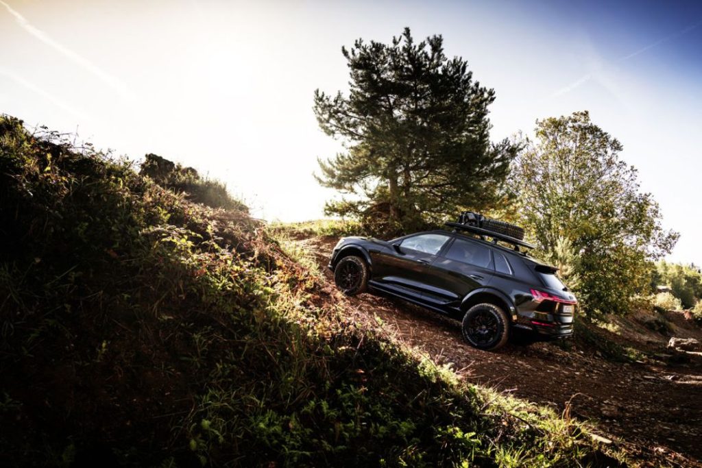 Audi Q8 e-tron edition Dakar... Por si te quieres sentir Carlos Sainz 28 Motor16 AUDI Q8 ETRON DAKAR EDITION 19 Motor16
