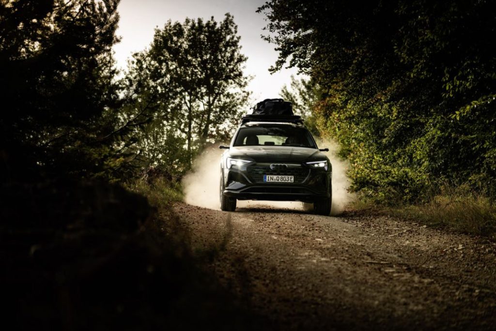 Audi Q8 e-tron edition Dakar... Por si te quieres sentir Carlos Sainz 31 Motor16 AUDI Q8 ETRON DAKAR EDITION 22 Motor16