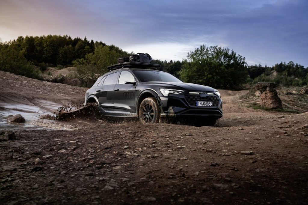 Audi Q8 e-tron edition Dakar... Por si te quieres sentir Carlos Sainz 36 Motor16 AUDI Q8 ETRON DAKAR EDITION 27 Motor16