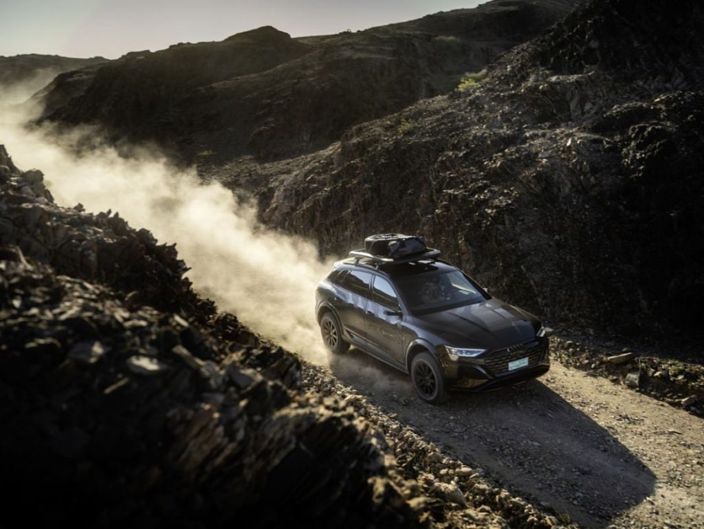 Audi Q8 e-tron edition Dakar... Por si te quieres sentir Carlos Sainz 44 Motor16 AUDI Q8 ETRON DAKAR EDITION 35 Motor16