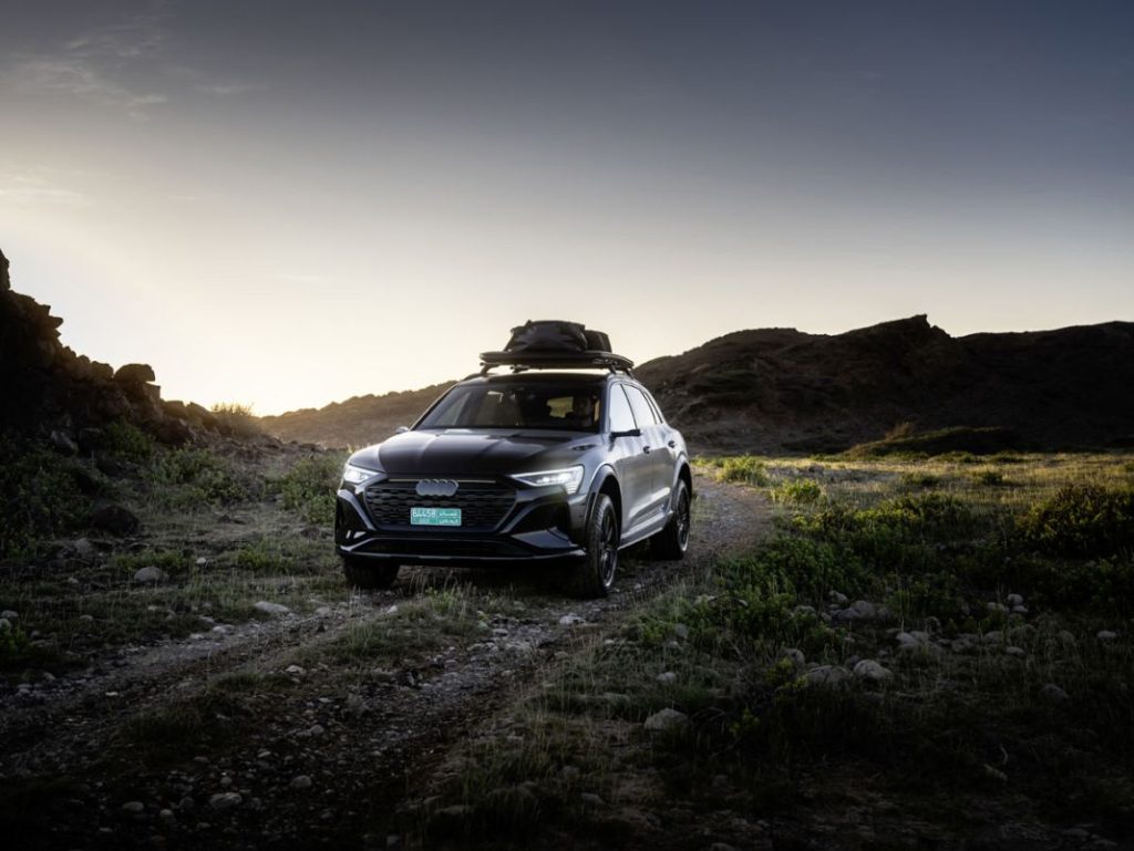 Audi Q8 e-tron edition Dakar... Por si te quieres sentir Carlos Sainz 50 Motor16 AUDI Q8 ETRON DAKAR EDITION 41 Motor16