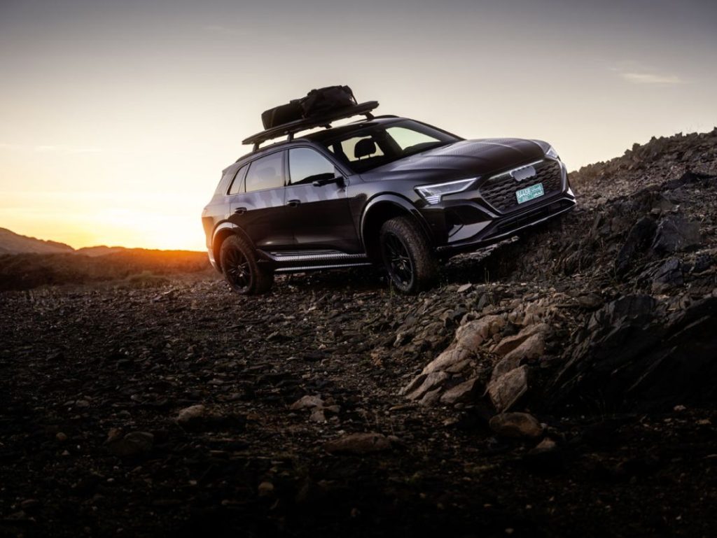 Audi Q8 e-tron edition Dakar... Por si te quieres sentir Carlos Sainz 53 Motor16 AUDI Q8 ETRON DAKAR EDITION 44 Motor16