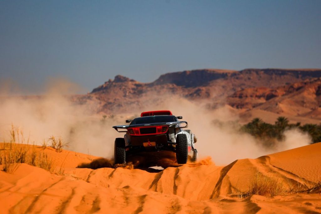 Así es el Audi RS Q e-tron que necesita hacer historia en el Dakar y también en las carreras 15 Motor16 AUDI RS Q E TRON 11 Motor16