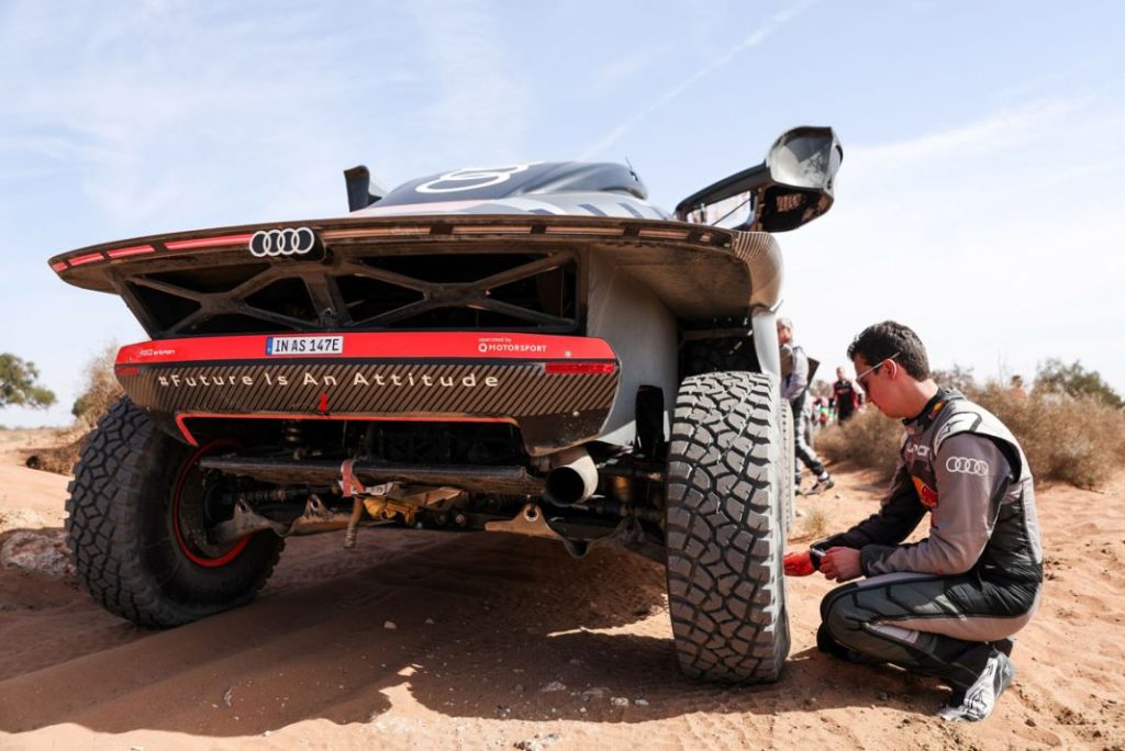 Así es el Audi RS Q e-tron que necesita hacer historia en el Dakar y también en las carreras 18 Motor16 AUDI RS Q E TRON 14 Motor16